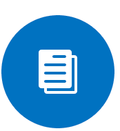 Icône ronde bleue représentant une pile de documents blancs, stylisée en pictogramme. Ce symbole est couramment utilisé dans les interfaces numériques pour désigner des fichiers, des formulaires, des dossiers, ou des contenus téléchargeables. Il peut également signaler l'accès à des ressources administratives, des documents à remplir ou une base documentaire.