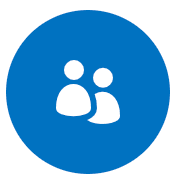 Icône ronde bleue représentant deux silhouettes blanches, symbolisant un groupe d’utilisateurs, une communauté, ou un accès multi-utilisateur. Couramment utilisée dans les interfaces web pour désigner une section "Utilisateurs", "Profils", "Équipe", ou "Gestion des comptes".